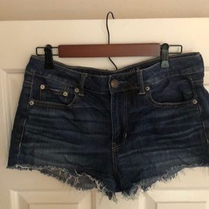 American Eagle tomgirl shortie